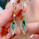 Pendientes Dorados de Cristal con Circonita Cúbica – Elegancia Clásica