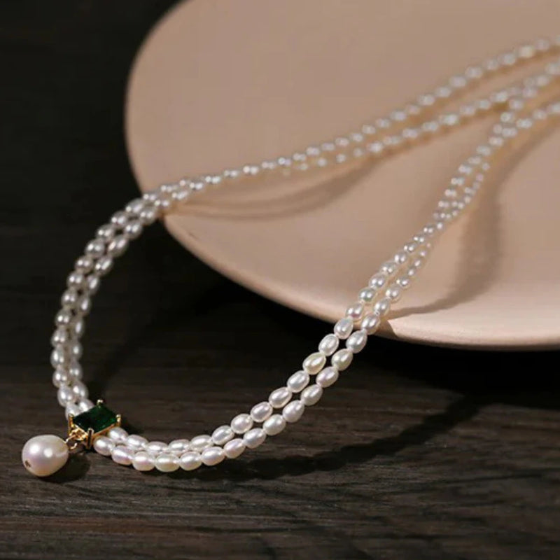 Collar de Perlas de Agua Dulce con Cadena Ajustable Elegante
