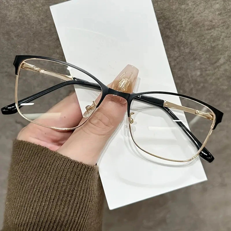Monturas Metálicas Vintage Cuadradas con Detalles en Negro y Dorado