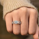 Anillo Alas de Ángel con Piedra de Topacio Blanco