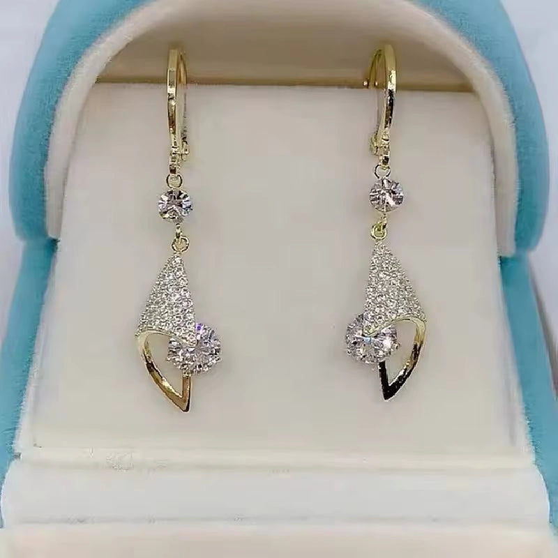 Aretes Tridimensionales con Cristales de Circón en Acero