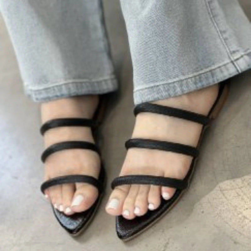 Sandalia Plana - Elegancia y Confort en Tus Pasos