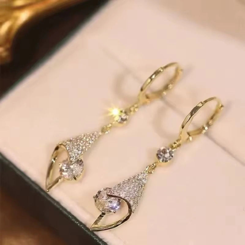 Aretes Tridimensionales con Cristales de Circón en Acero