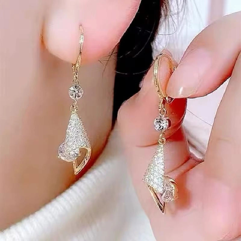 Aretes Tridimensionales con Cristales de Circón en Acero