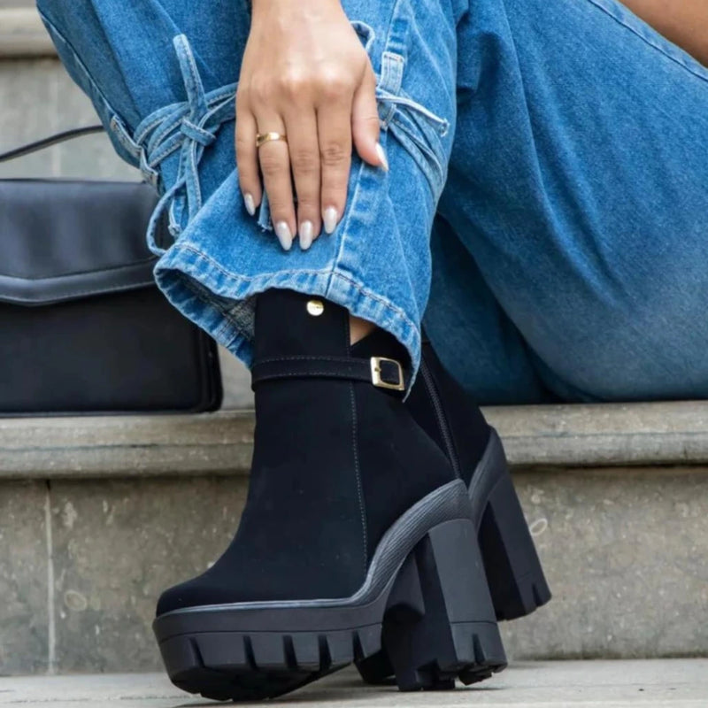 Botines Adele Negro para Mujer – Versátiles y Cómodos