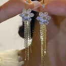 Elegantes Pendientes Colgantes de Flor en Circonia y Cobre