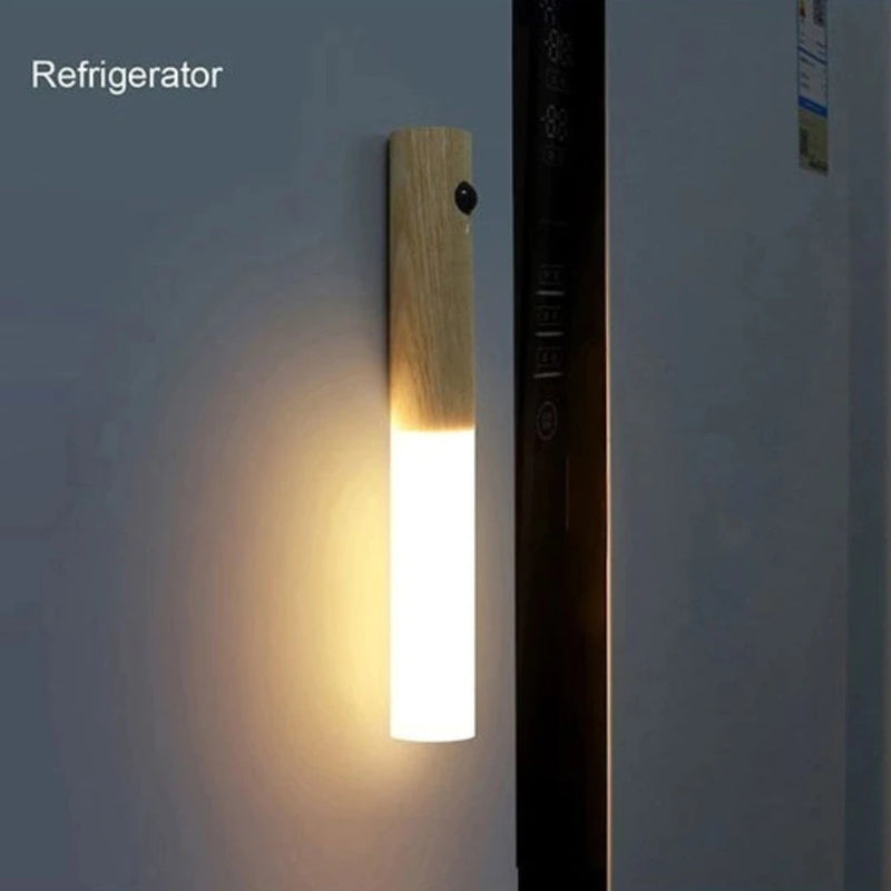 Lámpara LED Recargable con Sensor de Movimiento – Color Caoba Oscuro
