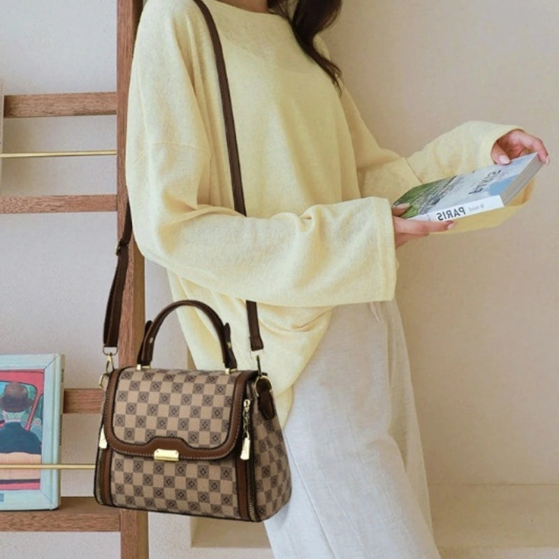 Bolso Bandolera Elegante para Mujer en Cuero PU con Cadena y Diseño Moderno