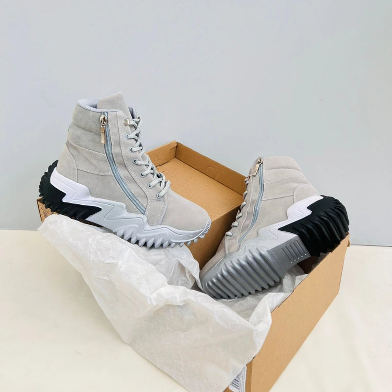 Bota Converse de Gamuza Texturizada y Suela Antideslizante