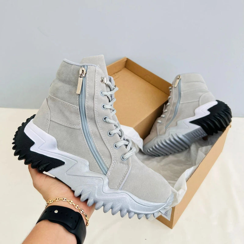 Bota Converse de Gamuza Texturizada y Suela Antideslizante