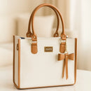 Bolso Coquette Tahima Negro Mate con Detalles Dorados y Diseño Elegante