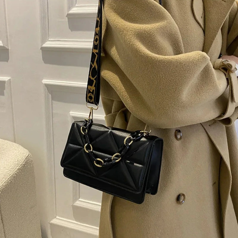 Bolso Cruzado Grande de Piel Sintética con Diseño Versátil y Elegante