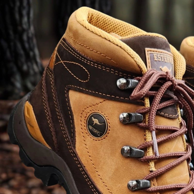 Bota Outdoor para Hombre en Cuero con Suela Antideslizante y Costuras Reforzadas