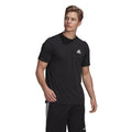 Camiseta Deportiva Adidas - Libertad y Comodidad en Cada Movimiento