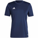 Camiseta Deportiva Adidas - Libertad y Comodidad en Cada Movimiento