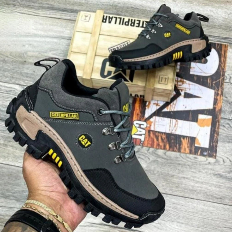 Botas Caterpillar Corte Medio: Robustez y Estilo Aventurero