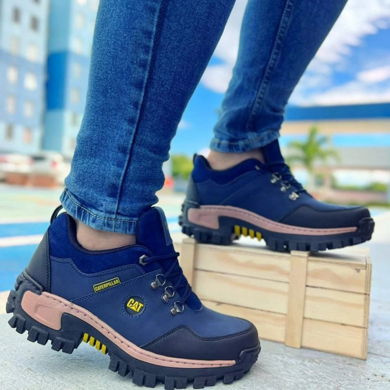 Botas Caterpillar Corte Medio: Robustez y Estilo Aventurero