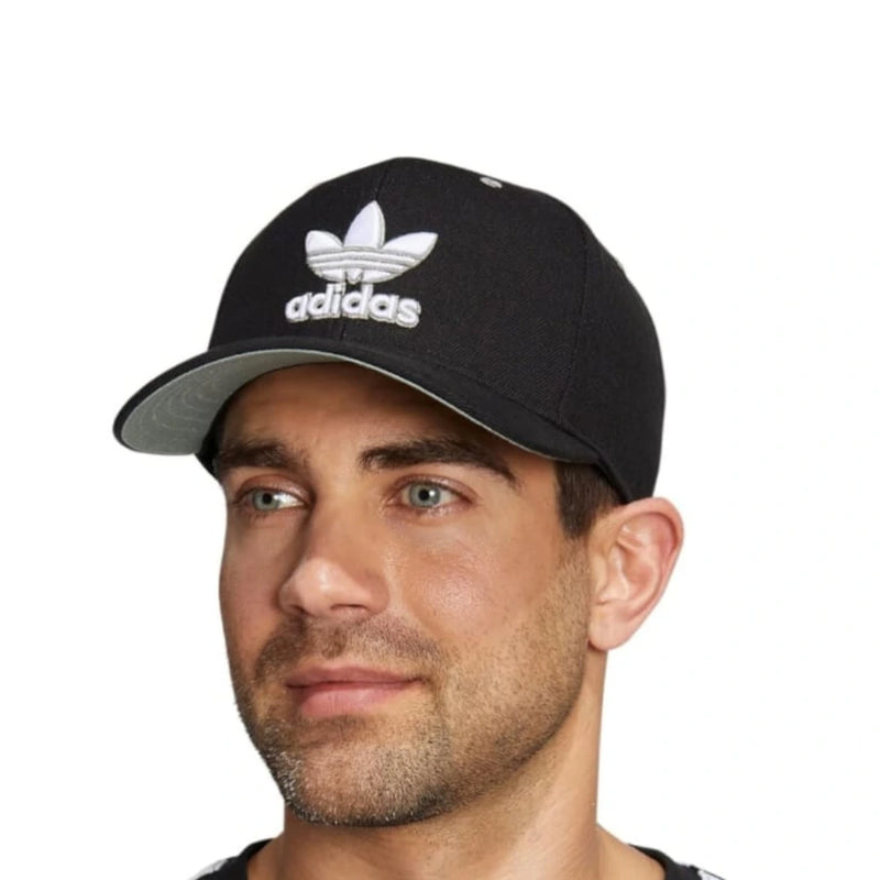 Gorra Adidas Importada en Color Negro – Estilo y Confort
