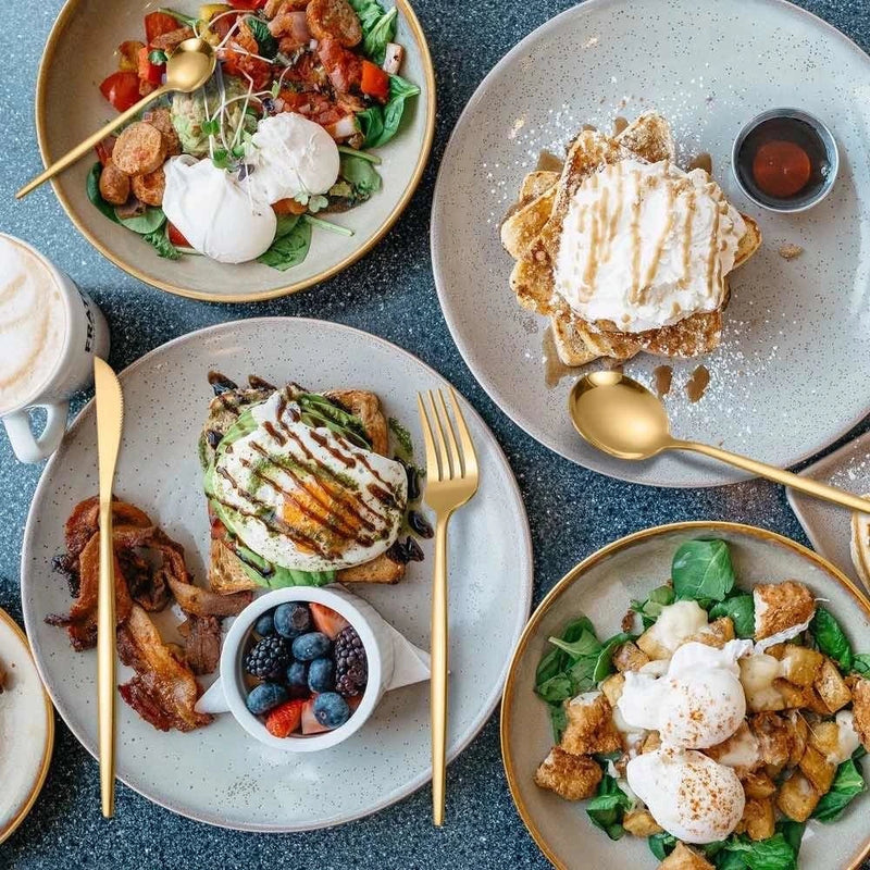 Set de Cubiertos de Acero Inoxidable 24 Piezas Elegantes y Resistentes