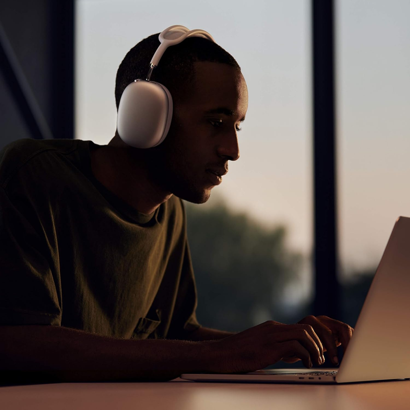 Audífonos SoundPods Max Inalámbricos: Tu Mundo en Alta Definición Acústica